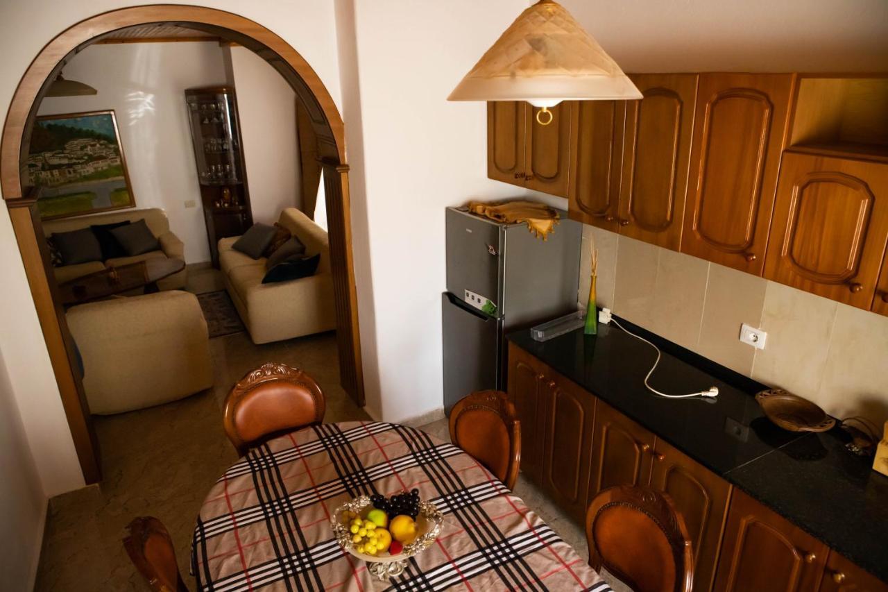 Eni Entire Appartement *