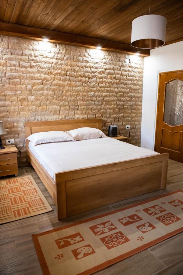 Appartement Eni Entire *